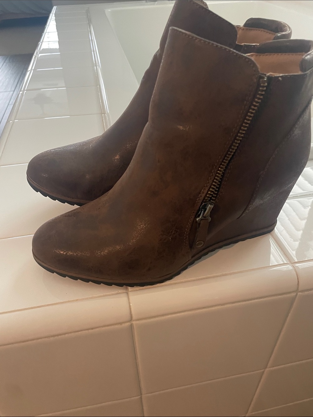 SOUL Naturalizer Brown Wedge Ankle Boot with Side Zip Hayley 9 Wide